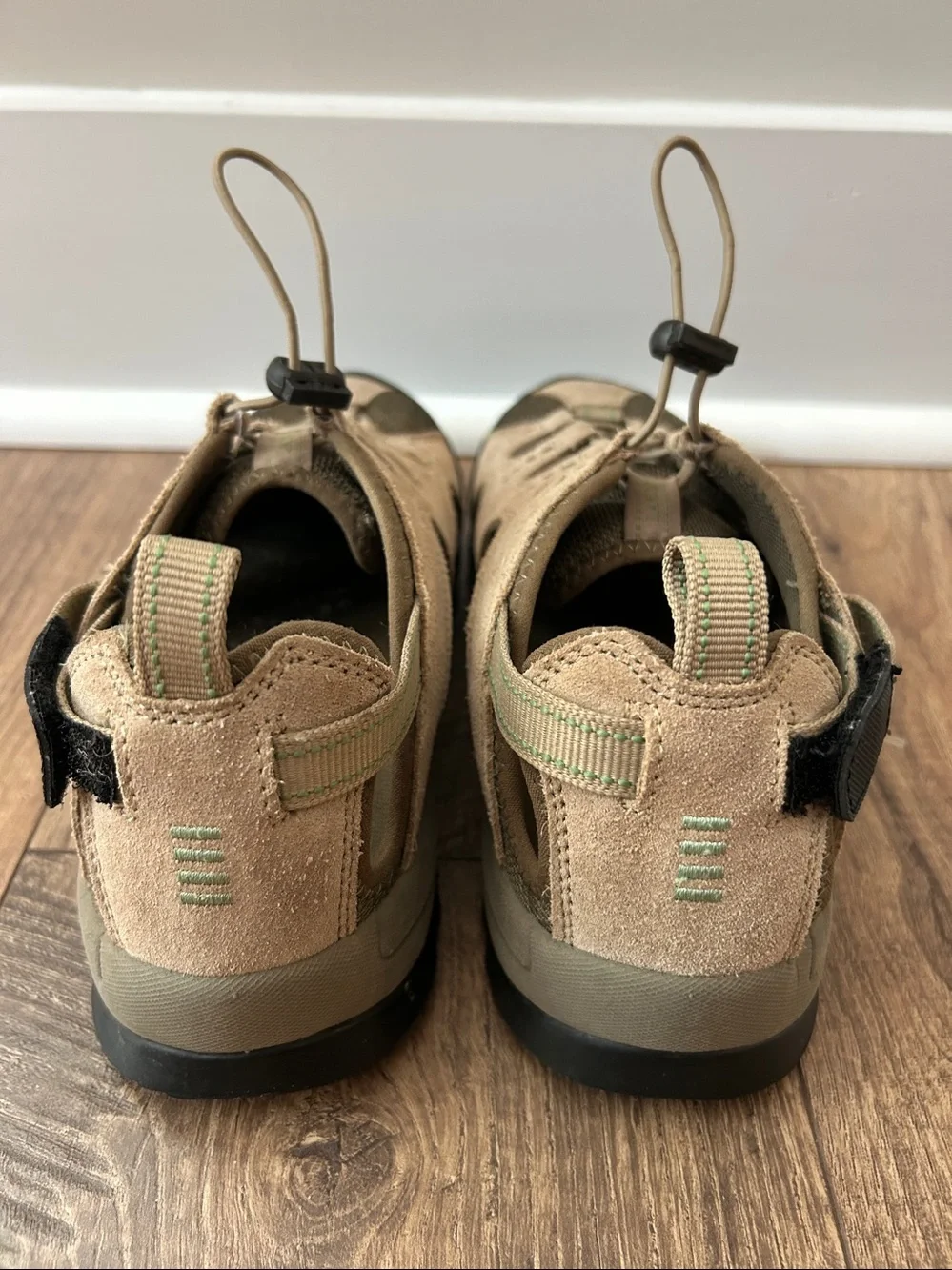 Lands' End Beach Hiking Trekker Shoe Size 9 Tan